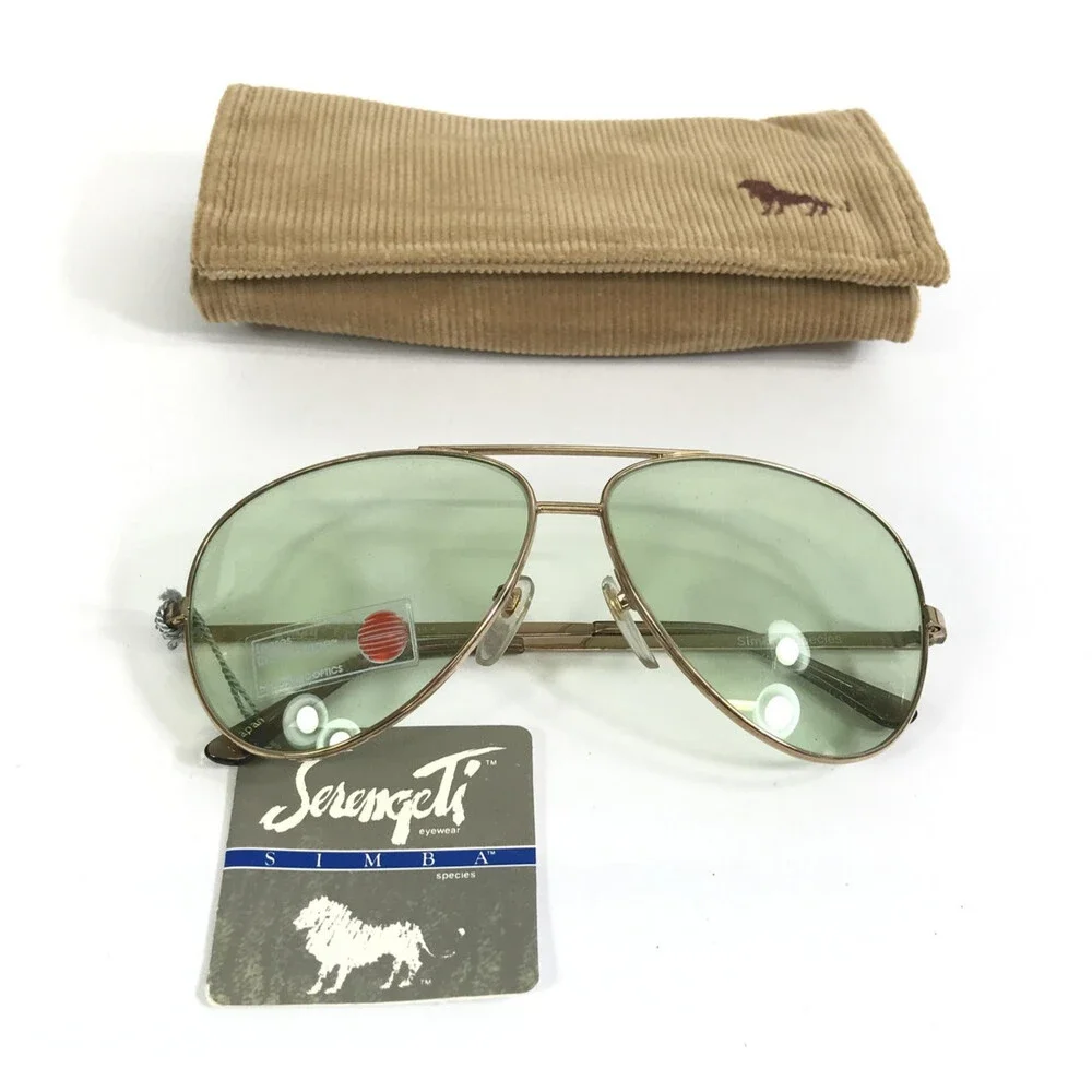 Vintage Serengeti Sunglasses 6055M Mens Gold Green Aviator Simba Photochromic